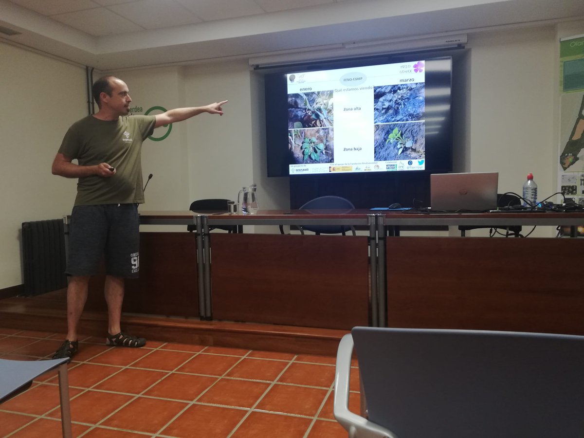 Openpyr's tweet photo. Talk in my hometown @vitoriagasteiz explaining #PRIOCONEX project results. Charming! 🤩
#aldaketaklimatikoa eta landareen kontserbazioz hitzegiten #gasteiz en.🌱
Contando los resultados del proyecto en el #jardinbotanicodeolarizu👨🔬⛰️
@aranzadi @FBiodiversidad @IPE_CSIC https://t.co/Z5gfuf6V39