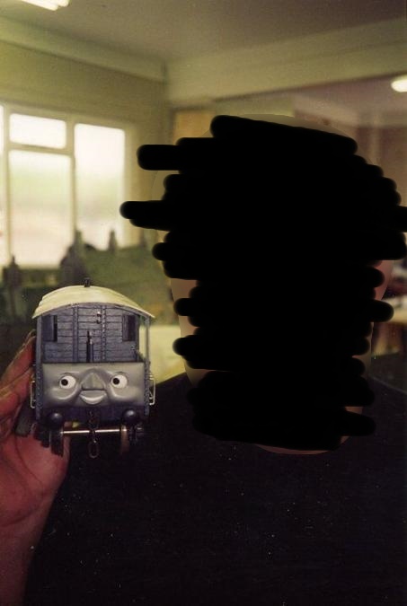 TheThomasAndFr1's tweet photo. I managed to nab these pictures from @/1fan_thomas before they were deleted, I wonder why they were though? https://t.co/ECyy9Sp4r5