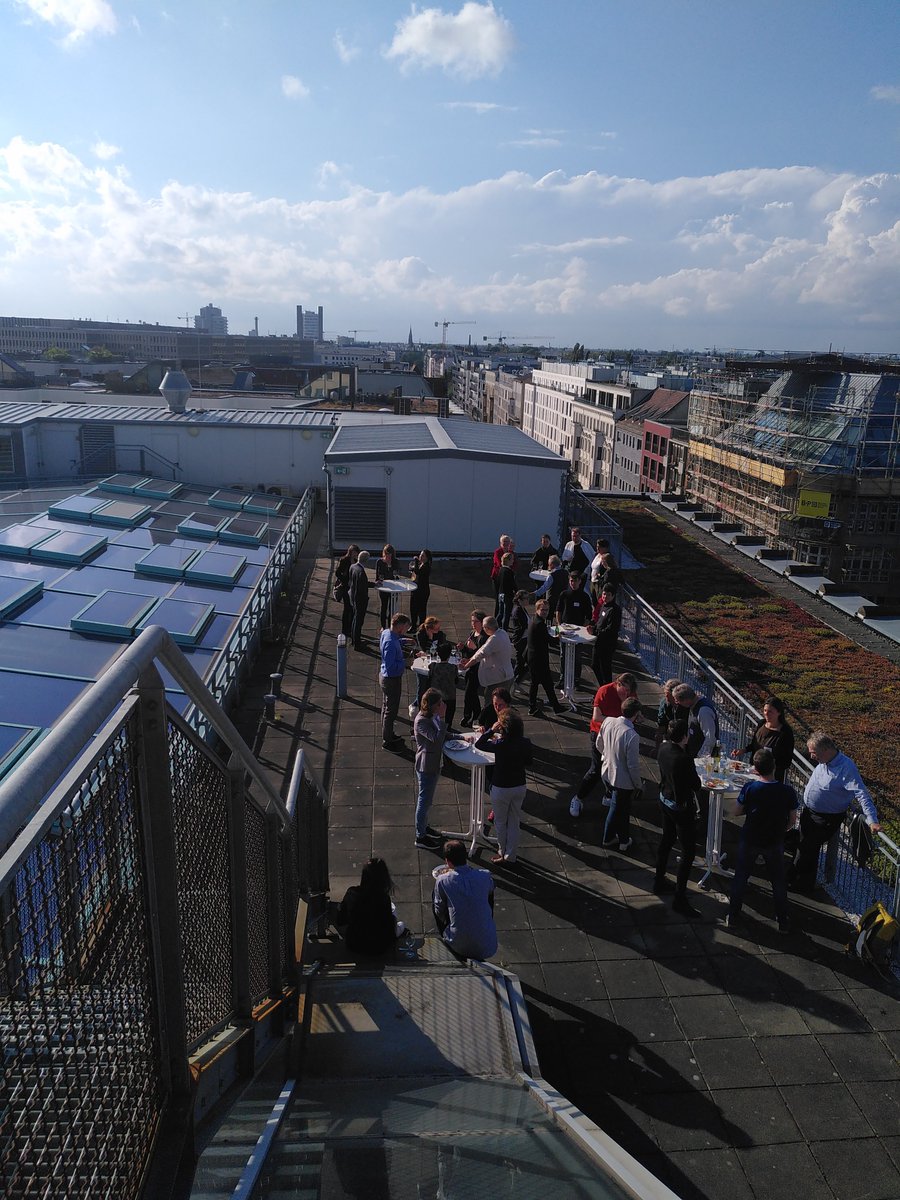 TikvahInstitut's tweet photo. Mehr Metaperspektive wagen: Gestern u heute waren @TikvahInstitut für #EMPATHIA³|Verbundprojekt mit Partnern @ruhrunibochum, @CERES_RUB, @unibielefeld u #HSPV_NRW auf Tagung des Meta-Projektes der @BMBF_Bund|Förderline Antisemitismusforschung u a auch auf den Dächern von Berlin https://t.co/2xezFn6Lh8