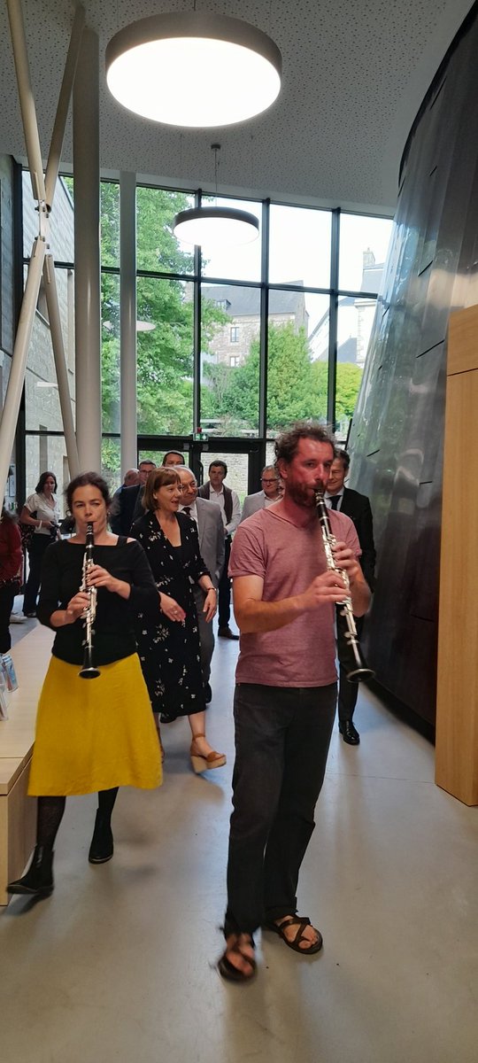 AggloLTC's tweet photo. [INAUGURATION]  Quoi de mieux que la fête de la #musique 🎶 pour inaugurer ce 21 juin l'antenne lannionnaise du Conservatoire @AggloLTC. Un équipement structurant au service des Trégorrois 🎺🥁 https://t.co/4d0aiSctrg