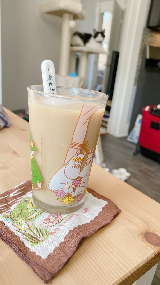 jooliart's tweet photo. Big fear making any rose/floral coffee drink is that it ends up tasting savory and this one did :( beef stroganoff latte https://t.co/Vw25zUNtrz