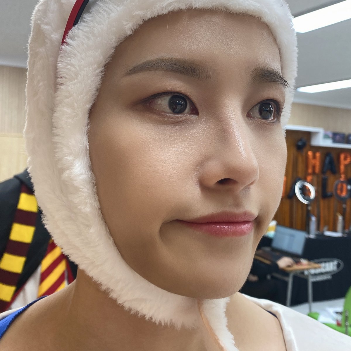 INSEOPLOOKS's tweet photo. https://t.co/rmEfbzzmX8