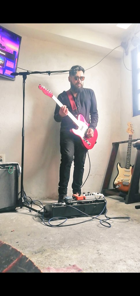 RickMoralezMx's tweet photo. El Centauro Rojo en vivo este 25 de junio https://t.co/regNpFncVc