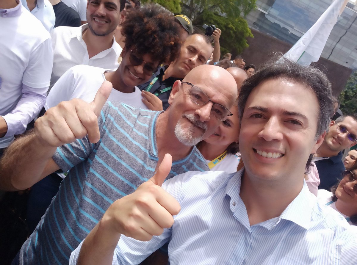 CharliieVela's tweet photo. #QuinteroMiAlcalde
Saben, el Súper Nono está con el que es, siempre.
Bienvenido Daniel, nunca debió irse de su cargo. https://t.co/wvhum9CLz8