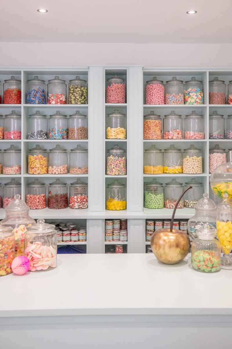 Sugarfinery1's tweet photo. Fizzy… Gummy… Fudgey… What could be missing? ✨ Something new is coming to sugarfinery! But that’s all we’re saying for now. If you love luxury goodies, especially chocolate… Keep your eyes peeled. 😉 For now, shop half price Fudge and Marshmallow on our website! https://t.co/z4inL5i3b5