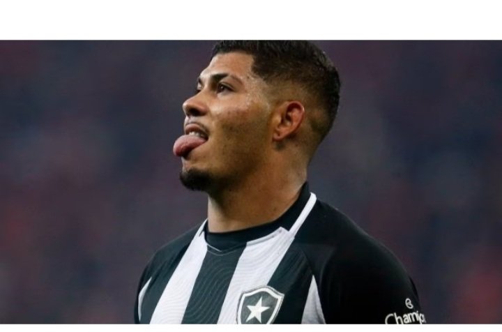 Raimund38208130's tweet photo. Para mim, este jogador ERISON,  será o futuro Romário. Estamos precisando demais de um jogador #habilidoso, tal qual. Possui quase todas as #habilidades do famoso baixinho. https://t.co/98QmN4Yavv