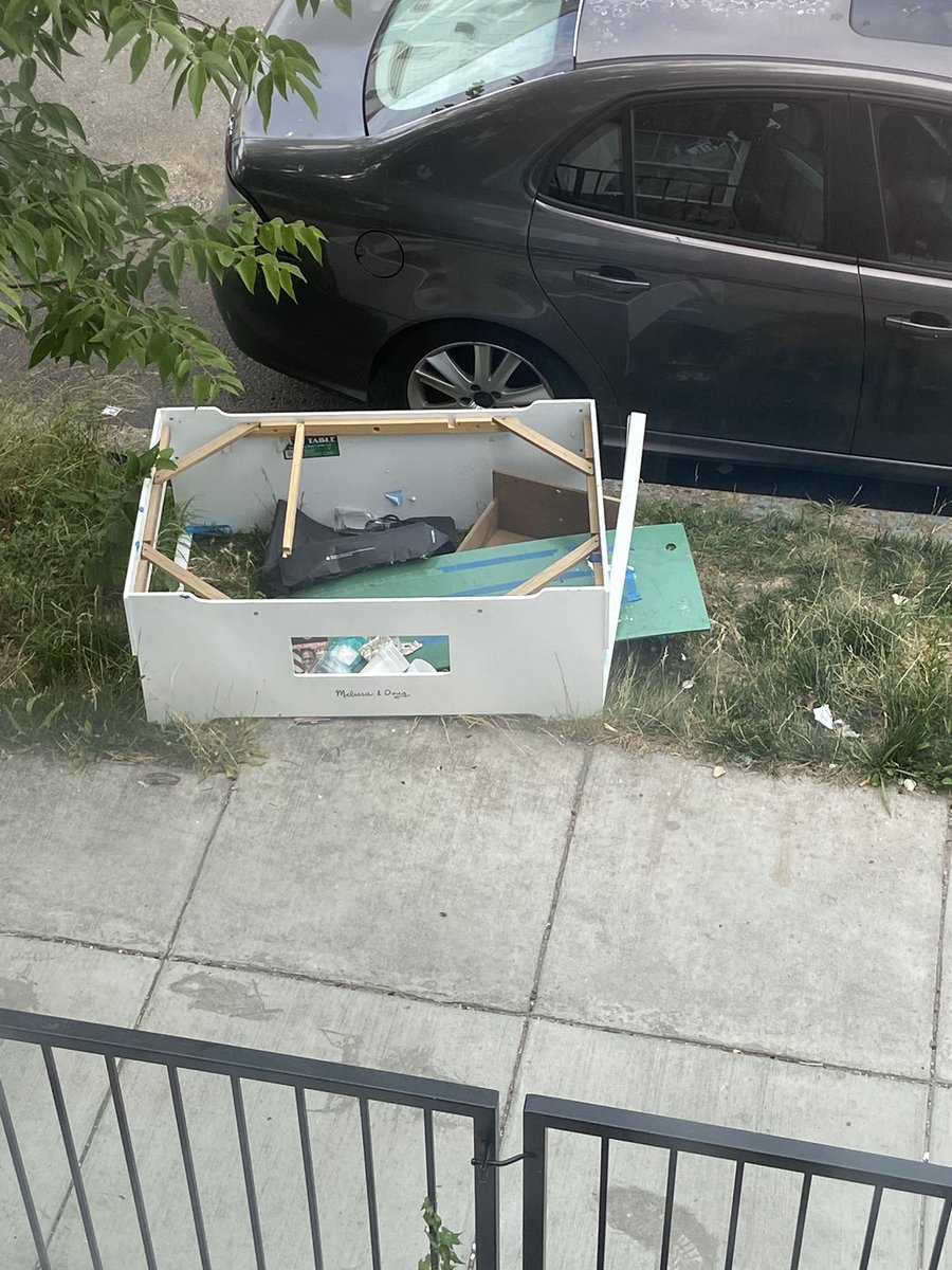 This is just getting comical at this point. Status on this request says it was closed today, but the view from my window says the bulk item is still there. WHAT DO I HAVE TO DO TO GET <a href="/DCDPW/">DC Department of Public Works</a> TO PICK THIS ITEM UP?!?

<a href="/311DCgov/">DC311</a> @StephenACobb <a href="/MayorBowser/">Mayor Muriel Bowser</a>