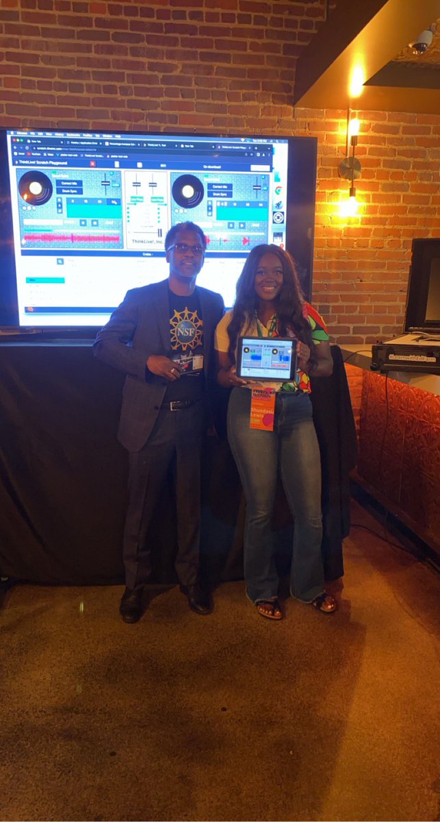 Coach2Success24's tweet photo. Today’s selfie challenge was: #LearnwithEdFarm @MoreWithMonroe @b_e_sanders @Sizemore71 @_EdFarm #20plusyearsineducation #firstyearteachers #newtechtool #vendors https://t.co/n34gMJwRZk