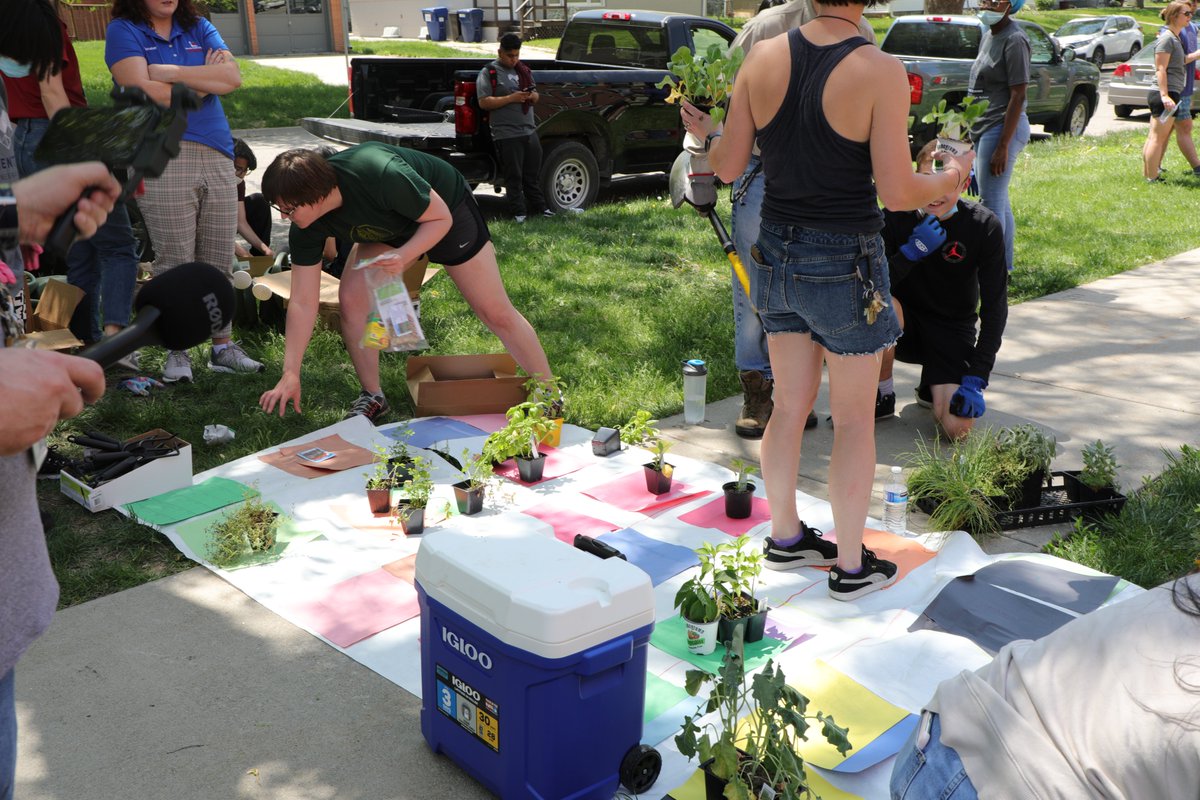LPSorg's tweet photo. The students and staff who planted @lnehs's now flourishing community garden have more goals in mind than just a good harvest - they want a sense of unity at their school and surrounding community to grow, as well.

Read more: https://t.co/JG4PLwWAbz https://t.co/XRrBUIWWQD