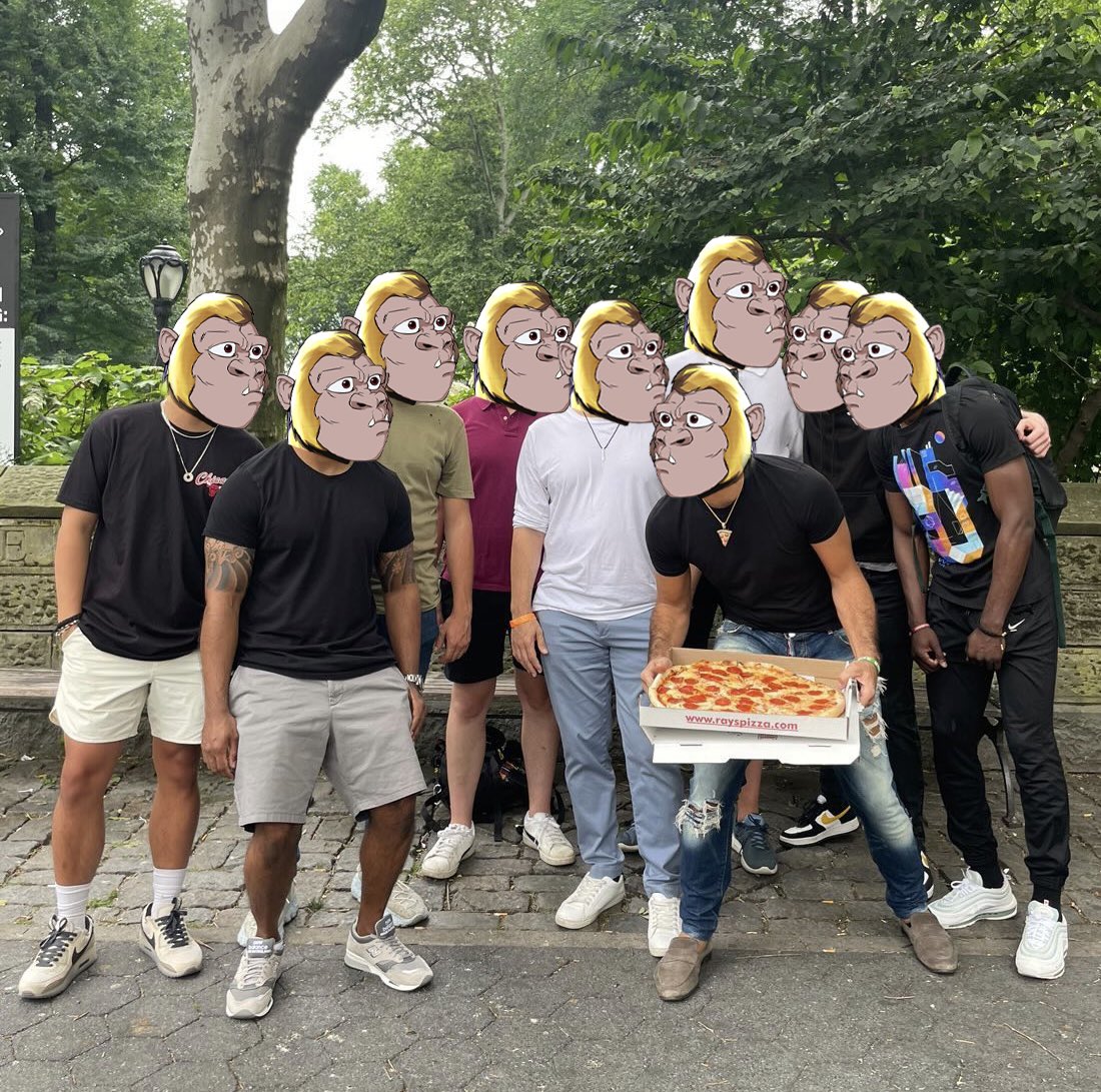 Thanks to everyone that showed up to the kong meet up today! 

Grabbed this shot before a few more people showed up! 🔥🏀🗽🦍

#wearekong #RKLIRL