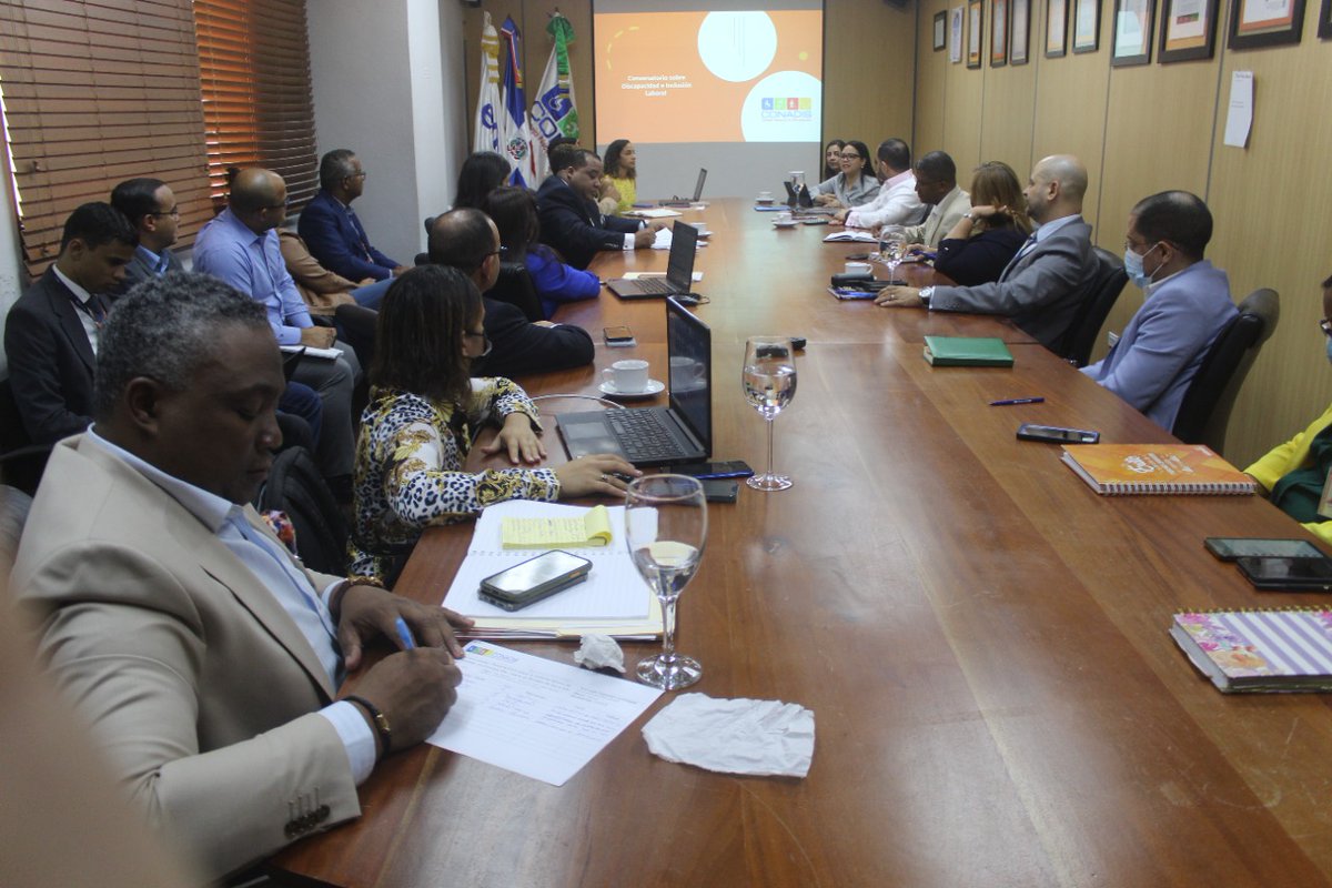 ConadisRD's tweet photo. Conversatorio sobre Inclusión Laboral de personas con discapacidad ✅ 

Como parte de las acciones que #CONADIS efectúa en el marco de las asesorías sobre Inclusión Laboral de PcD, se desarrolló el conversatorio dirigido a colaboradores de Edesur Dominicana @EdesurRD https://t.co/RcnrIGdkDl