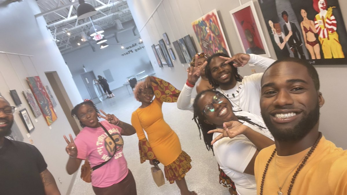 The “Still Bonded” Art Exhibit was a success thanks to all who came out through out the month and supported 😎😊🙏🏾💪🏾❣️ #blackartist #blackart #juneteenth2022 #painter