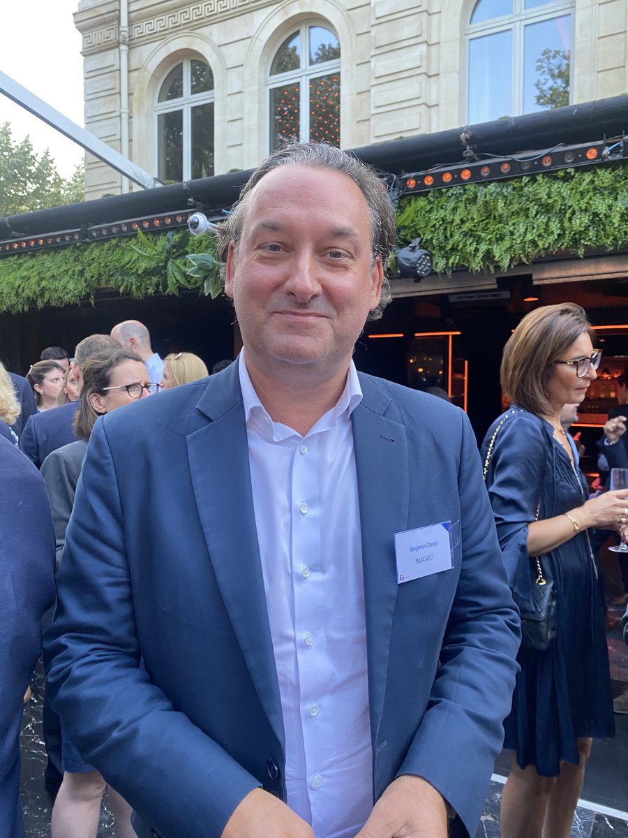 Mouvement des Entreprises de France ▶ Paris tweet media
