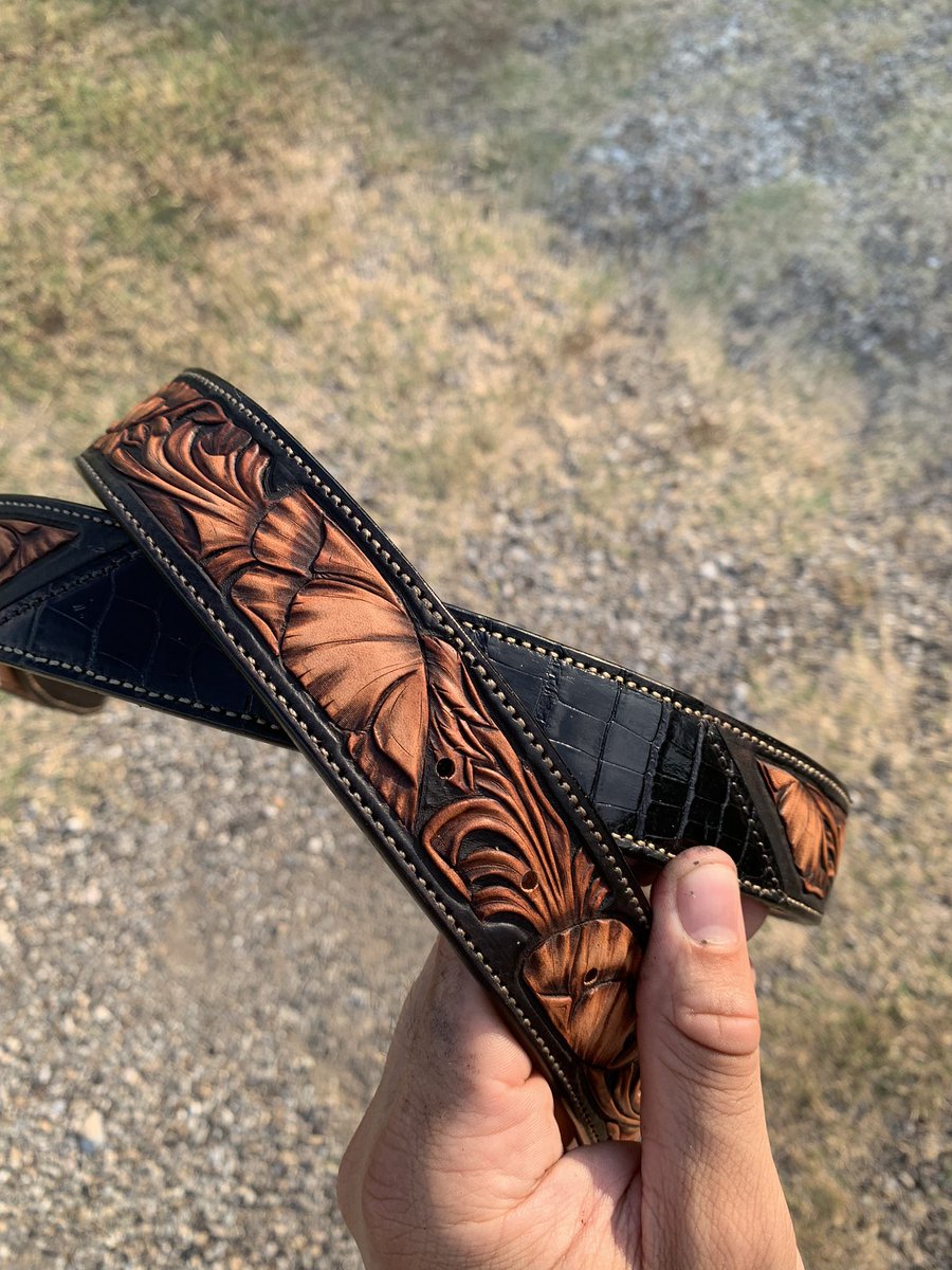Justus_Seiber's tweet image. Customer isn’t responding nor paying. Unfortunate. So;
Lucky for you I have an un-initialed  43” gator/floral belt. I only want $500, the custom ordered ones are much much higher. Please share, thanks