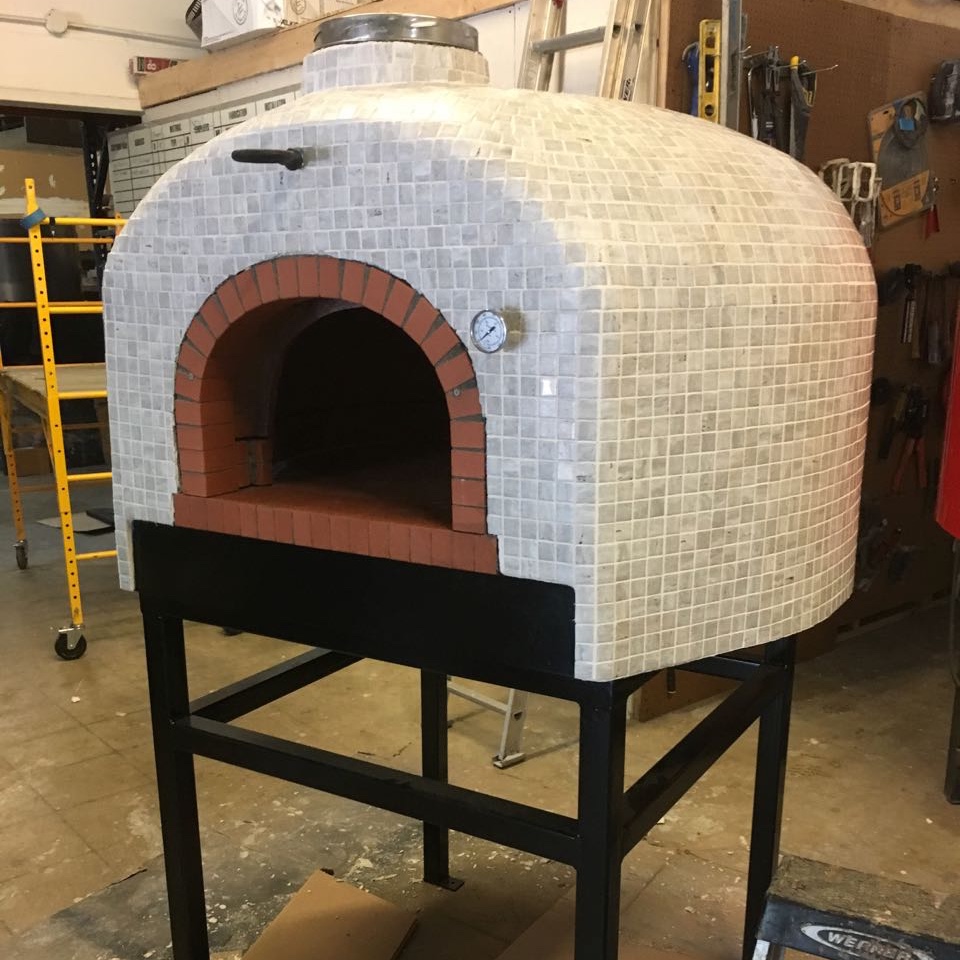 breadstoneovens's tweet image. Check out this beautiful tile on this 800 B R wood fired oven 😍
ow.ly/mCgJ50JBY2X
.
.
.
.
.
.
.
#woodfiredoven #brickoven #backyardoven #woodfiredpizza #breadoven #pizzaoven #woodfired
