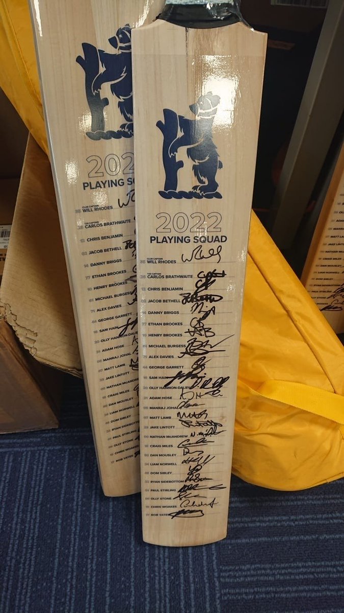 Evening all. <a href="/WarwickshireCCC/">Bears</a> have kindly donated a bat signed by all of the first team squad to our Crowdfunder campaign raising money for our new nets. 

Click the link below: 
crowdfunder.co.uk/p/improving-cr…

<a href="/willrhodes35/">Will Rhodes</a> <a href="/CRBrathwaite26/">Carlos Brathwaite</a> <a href="/DannyBriggs_14/">Danny Briggs</a> please RT

YOOOUU BEARS! 🐻🐻