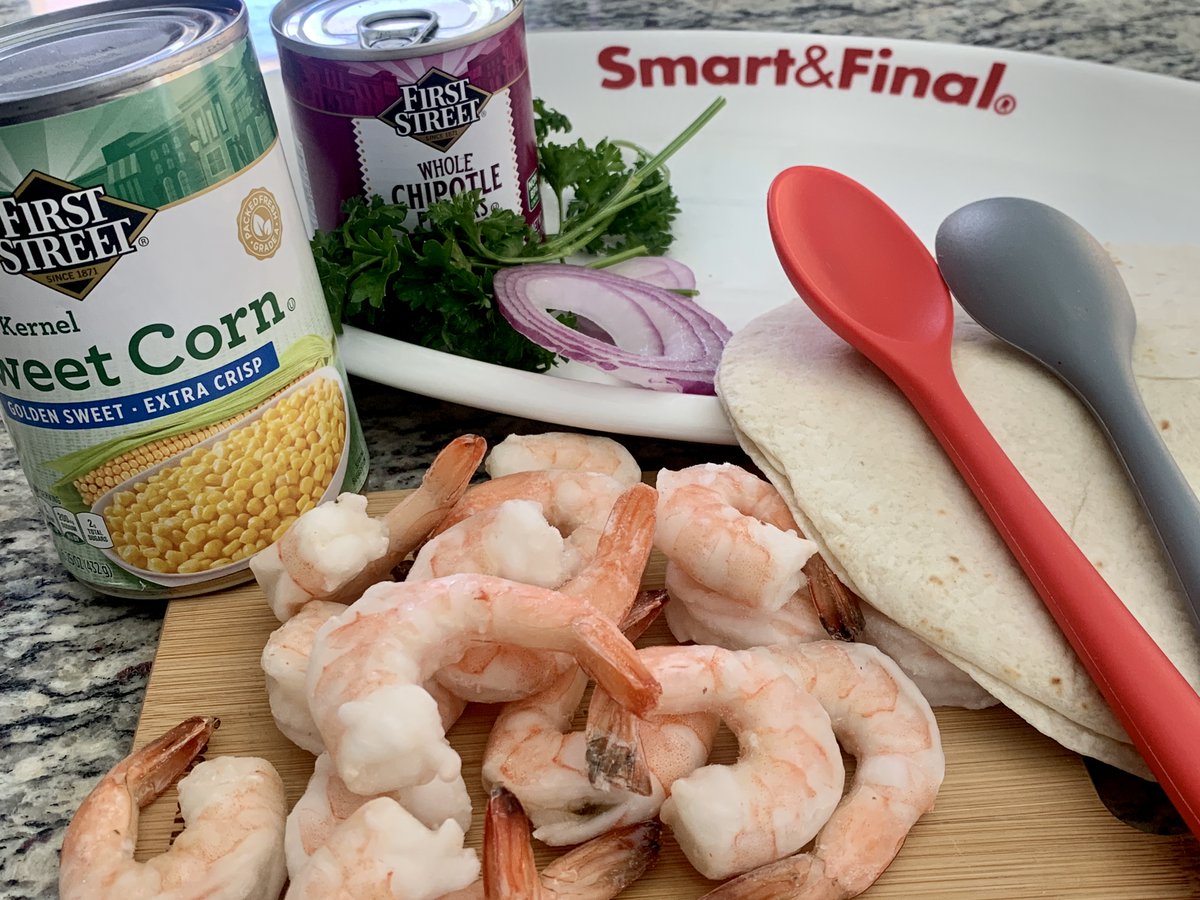 mamanoticias's tweet photo. Saborea el verano con unos deliciosos  tacos de camarón con crema de chipotle. Encuentra mi #receta aquí:  https://t.co/xQbu6pzgYp

#MySmartandFinal #ElSabordeMamá https://t.co/8ZkNlr5HEE