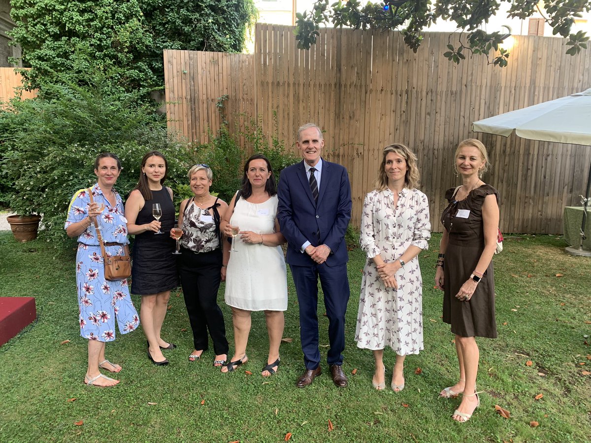 chr_masset's tweet photo. #Rome

Bravo à l’association #PonteVia 
et à sa présidente Céline Cougoule qui vient d’achever son mandat

Insertion professionnelle, mise en réseau, solidarité : un engagement exemplaire et innovant !
@FranceenItalie @FR_Consulaire 
🇮🇹🇫🇷 https://t.co/hlZ9gPWAWs