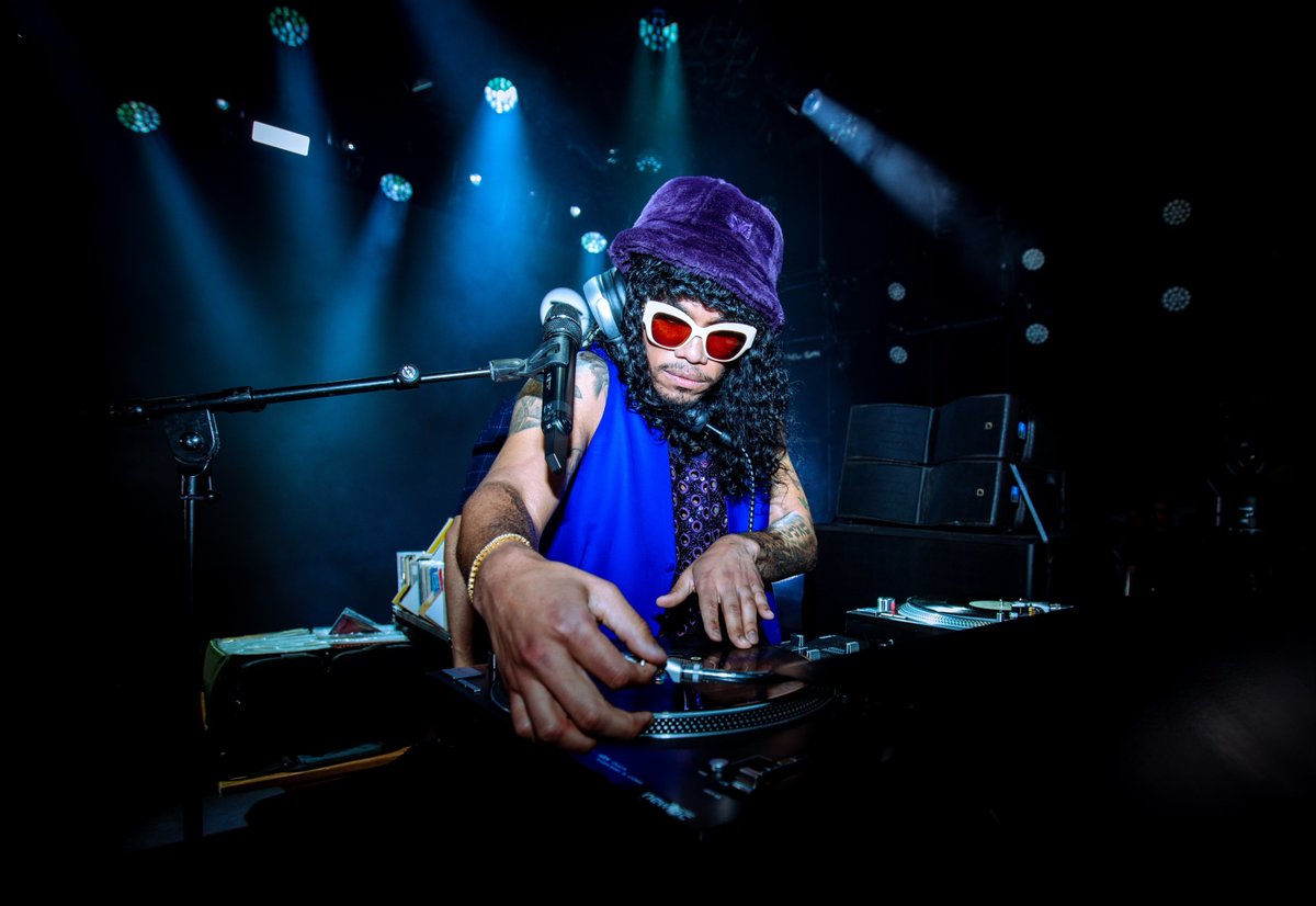 .WEE MAN tweet media