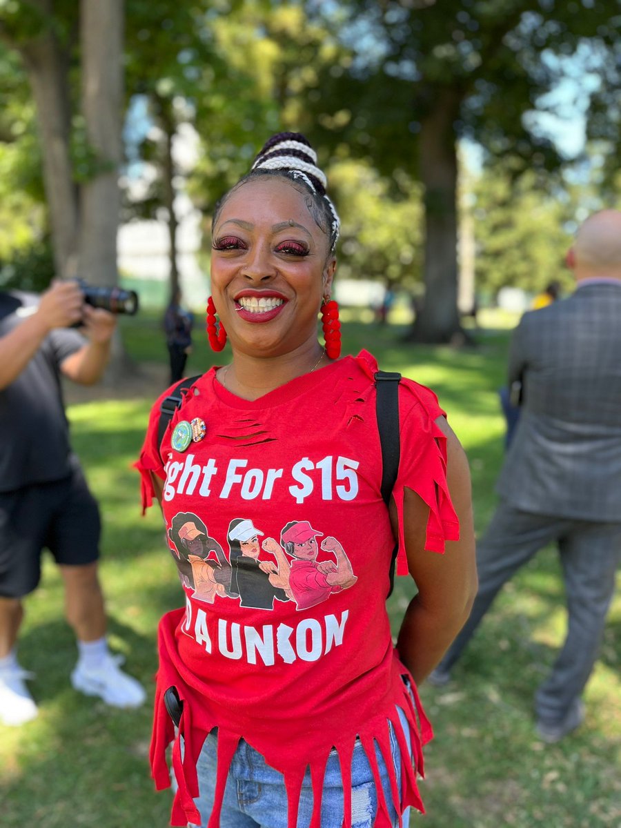 YoungWomenFree's tweet photo. YWFC and Sister Warriors showing up at the California Capitol today with EPIC to end poverty in CA and ensure that our communities have what they need to thrive and be free from system involvement.
#UpsetTheSetup #EndPoverty #EndPovertyinCA #SisterWarriors #YoungWomenFree #YWFC https://t.co/bAIsySfTjK