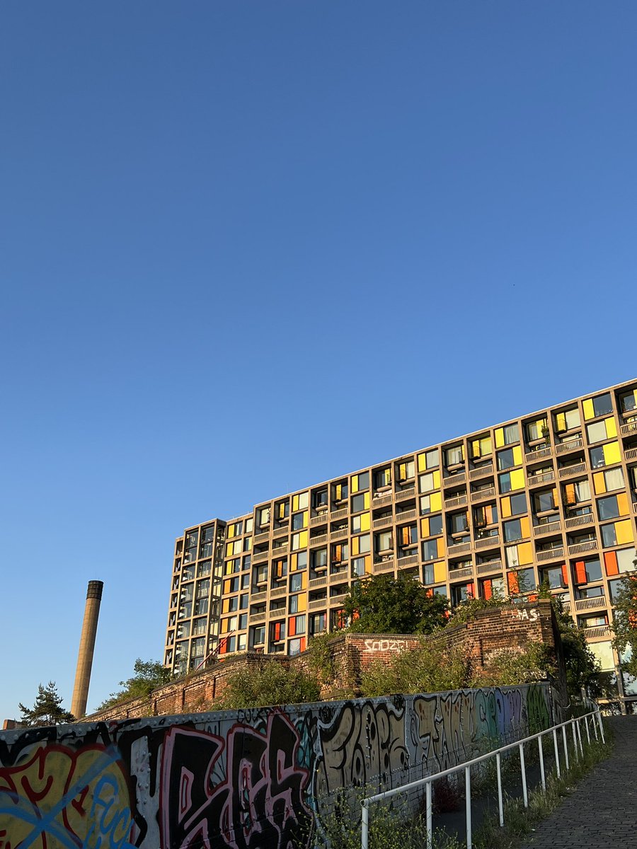 Solstice sun is shining on #Sheffield today! looking forward to sharing with audiences some beauts from the program &amp; moderating some juicy chats in the coming week <a href="/sheffdocfest/">Sheffield DocFest</a>