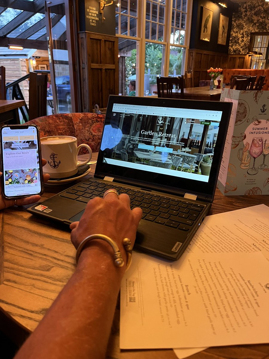 TheshipinnE's tweet image. Trains got you stuck at home for work? Why not change the scenery and pop on down to the pub! We’ve got it all, WiFi, coffee, sandwiches and an after work drink waiting for you!  💻
•
•
•
@youngspubs #workfrompub #work #trainstrike #eastgrinsteadhighstreet #westsussex #surrey