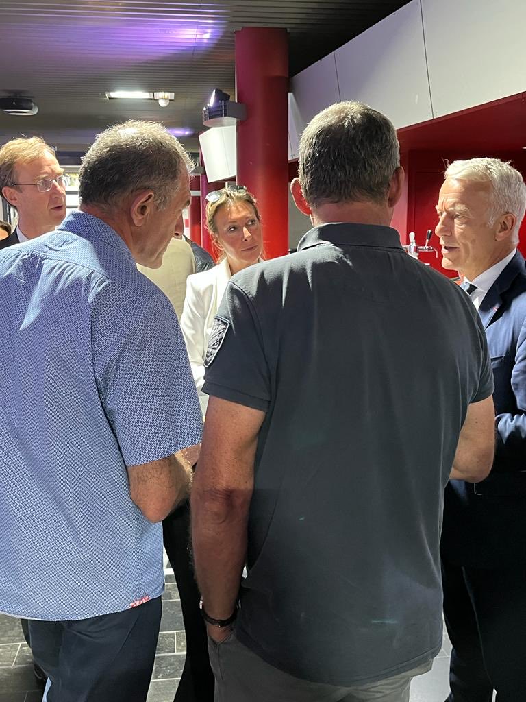 Ce soir à #Arras réunion #Medef #Artois autour de son Pdt Pascal MONBAILLY :redynamisation à marche forcée avec le soutien ⁦<a href="/MedefHdF/">MEDEF HDF</a>⁩ ⁦<a href="/MEDEFLM/">Medef Lille Métropole</a>⁩ et ⁦<a href="/medef/">Mouvement des Entreprises de France</a>⁩ national. Face à l’accumulation de défis éco,environnementaux,politiques et territoriaux,SOLIDARITÉ !💪