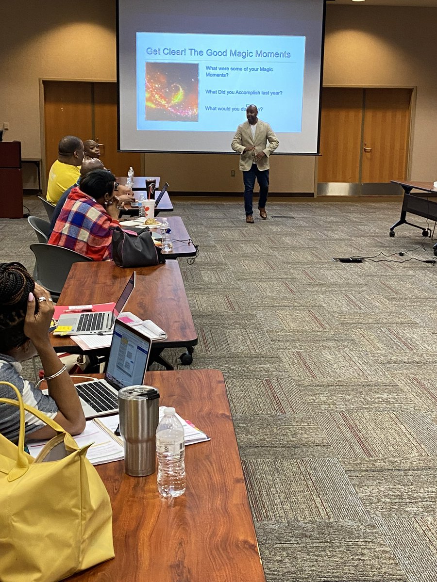 drkalag's tweet photo. #JMC#NewEyes-learning and growing together @KeithSagers @wardellhunterED @DrLisaHerring @apsupdate @Williams_APS https://t.co/zziT8VSwuT