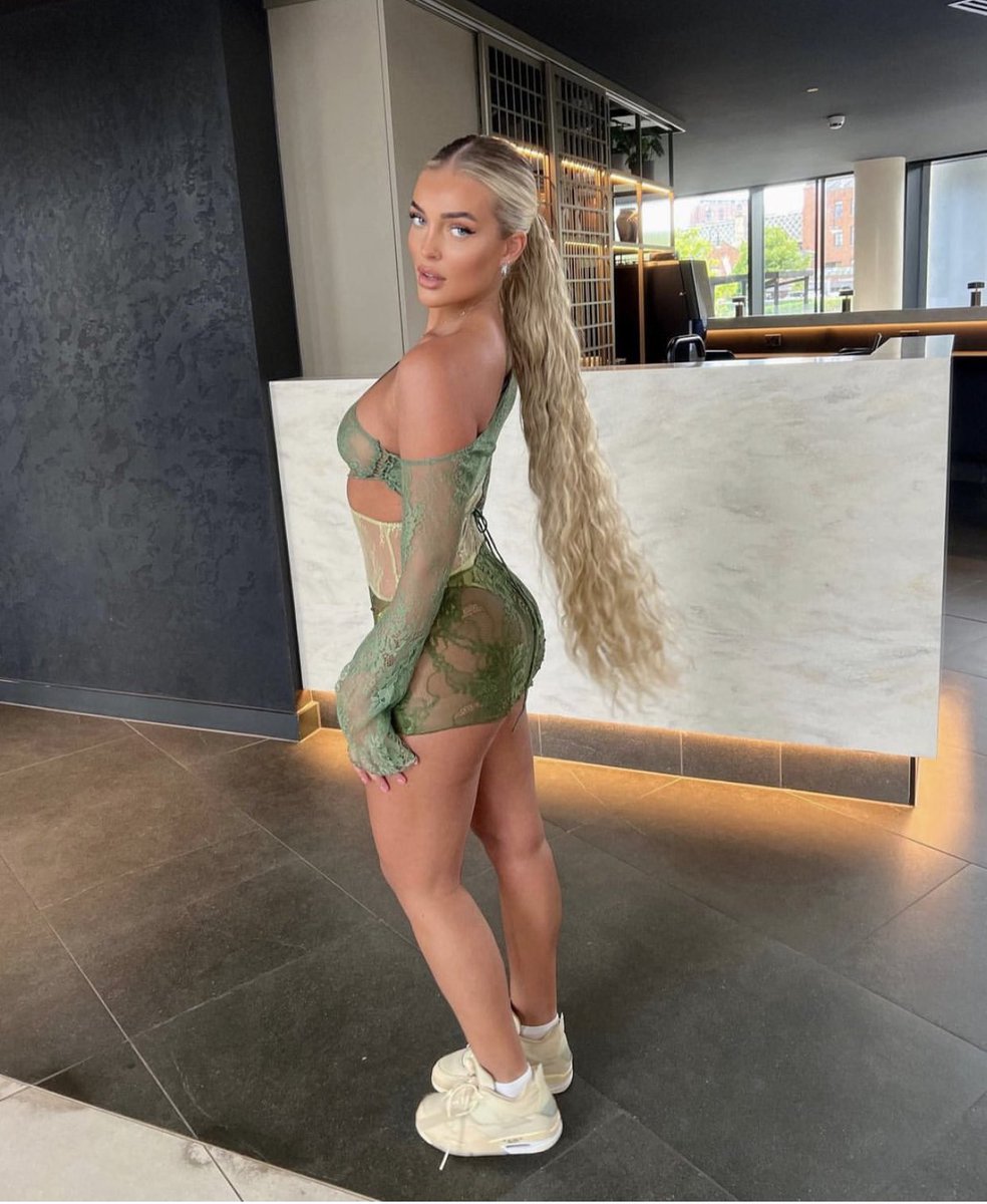 LoveLullaBellz's tweet photo. RT TO WIN! 💖 Win £150 voucher to spend on your summer hair 🔥 Just RT, Like &amp; follow @LoveLullaBellz - GO! ✌️

(Ends midnight tonight. Winner must be following @LoveLullaBellz and will be contacted via DM) #loveisland https://t.co/BsEwvRLsel