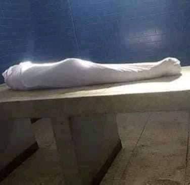 • الأبيضين ولا أدري أيهما سأرتديه أولاً 
"فاللهُم قبولاً حسناً وإستقامة ترضيك"