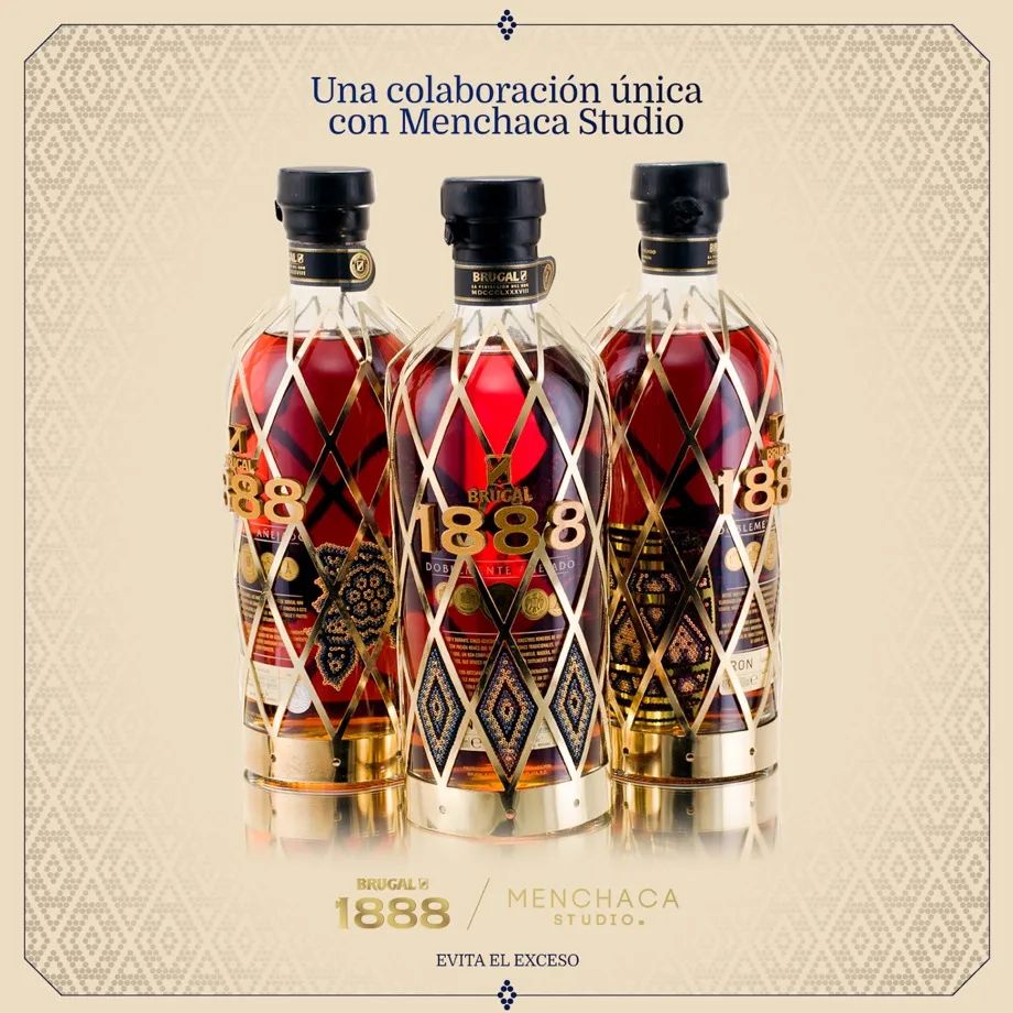 maisacastillob's tweet photo. Cuando lo dominicano y lo mexicano se unen, todo lo que surge es espectacular. 🙌🏼

La nueva botella de colección del galardonado ron dominicano @RonBrugalRD, intervenida por #MenchacaStudio, artesanía huichol, es una maravillosa representación cultural de ambos países. https://t.co/tNhKXtF9f4