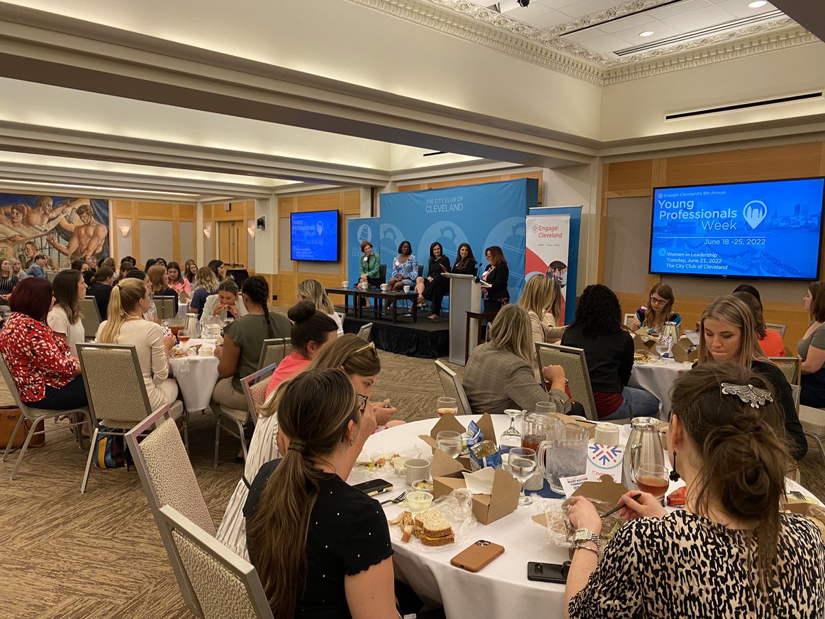 amboeken's tweet photo. Packed house for @EngageCleveland’s Women in Leadership panel. #cleypweek @TheCityClub @PNCBank @McDonaldHopkins @wkyc @federalreserve https://t.co/q7JJtSRv1c