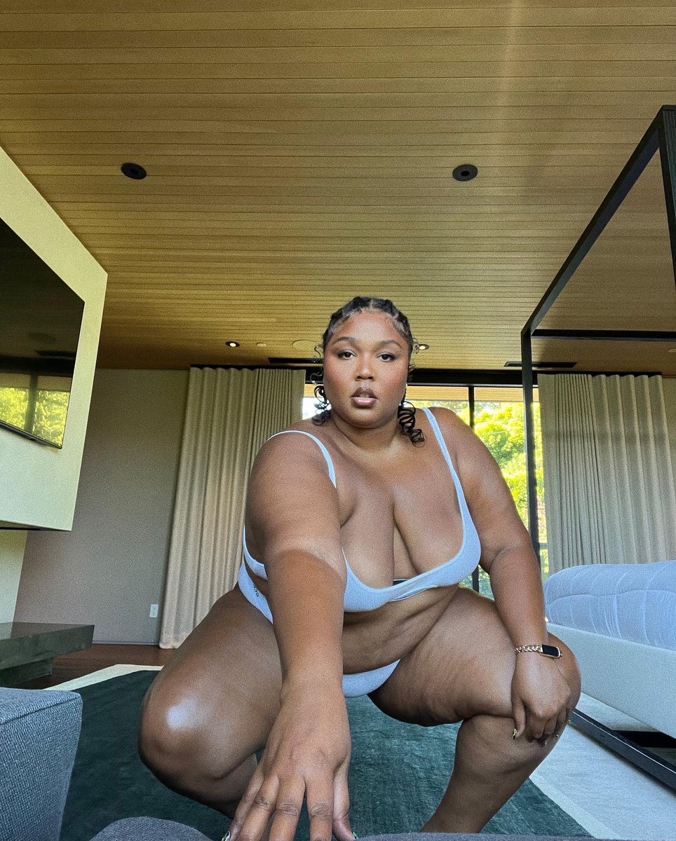 LIZZO tweet media