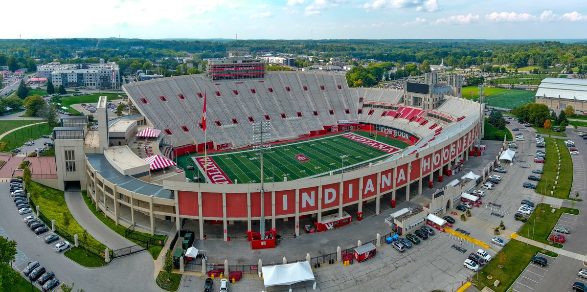 Our property is within walking distance from Indiana University. Don't like to walk? We also have a bus spot right in front of the property to get you to campus. Come see how The Avenue can support your campus living dreams today! #theavenueoncollege #liveiconic