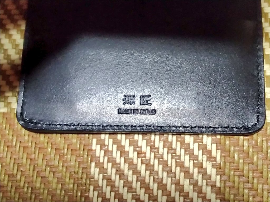 MUjnGe7uzLPm8qV's tweet photo. 使ってる財布がボロボロなので財布を購入👛
これを機に仕事と休みで財布を分けてみました。

姫路レザーの二つ折り財布 #源匠 #MADEINJAPAN
大容量で何でも入る長財布 #mobac #MADEINVIETNAM
丈夫そうなので二つ折り財布を仕事用にします。

1日に2度財布を買う
あんまりない買い方だったかも。 https://t.co/yc7Nk3QAVZ