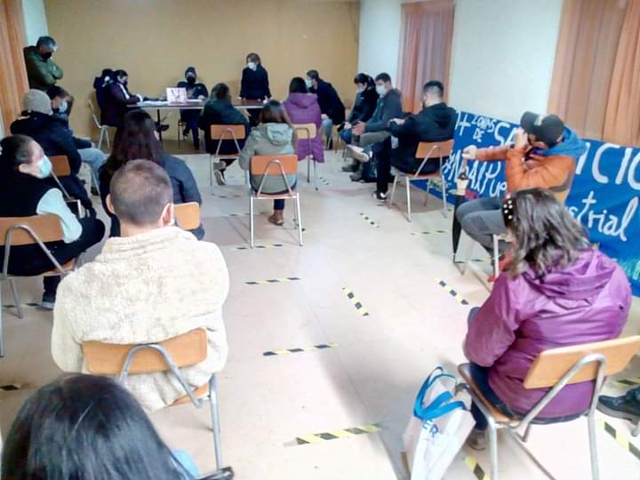 , lo que da paso a seguir con la construcción del nefasto viaducto para mejorar la Logística Interportuaria y el sistema extractivista ...🤬🤬🙌🙌.
En la reunión el alcalde se comprometió en apoyar con instrumentos municipales a los vecinos afectados; daños graves a sus viviendas