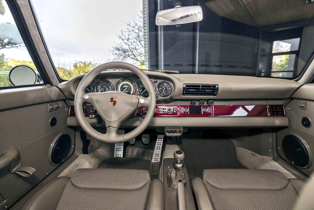 BCJr's tweet photo. Happy #TurboTuesday All.🥃✨😎

#Porsche #911Turbo #RestoMod
#Kaege Retro-Turbo Pt.2...👌💯

@PorscheRetail @Porsche911UK
@PorscheSauce @oliveri_pablo1
@SHopemaster @PFSClassics
@jim_knipe @DP_Grouch @RGruppe
@Bertie23574627 @vividcloudofwat
@FAFBulldog @LienhardRacing 👊💥 https://t.co/Iij5SSgtZd