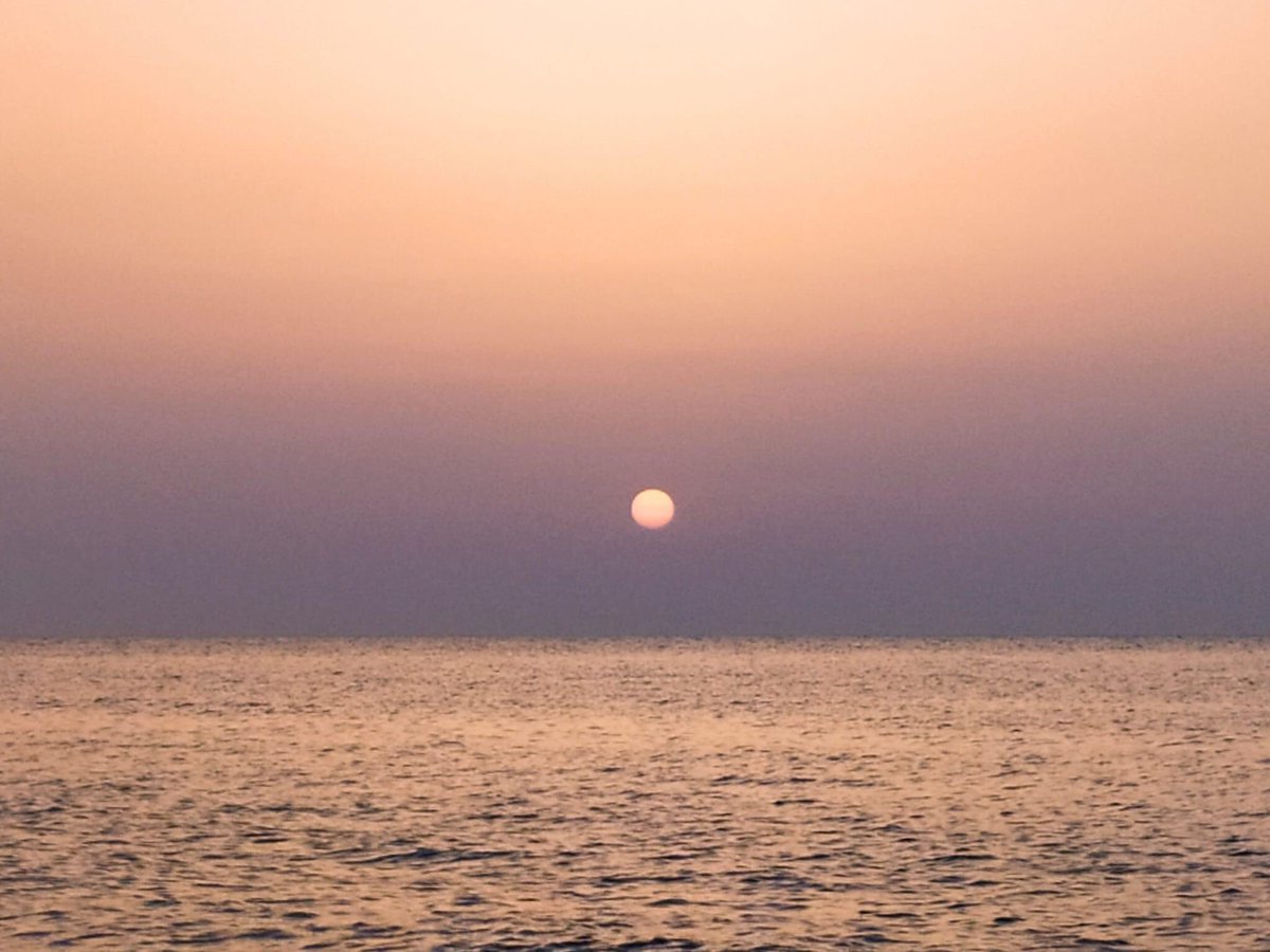 Quella dei solstizi e degli equinozi. 
Alba 21 giugno 2022, tra mare e Isoletta.