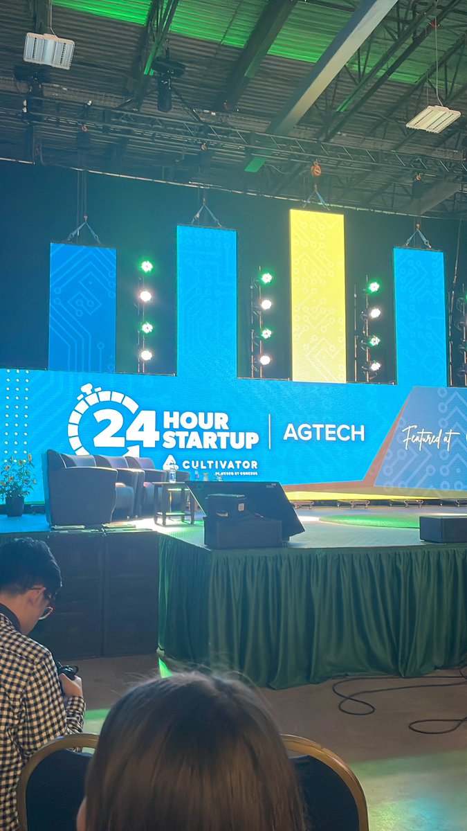 Getting started with the 24 Hour AgTech Startup finale here at @canadasfarmshow 🔥 

Can’t wait to see the amazing #startups that were born less than 24 hours ago 😱 

Thanks <a href="/cultivatorsk/">Cultivator</a> for organizing this awesome event!!