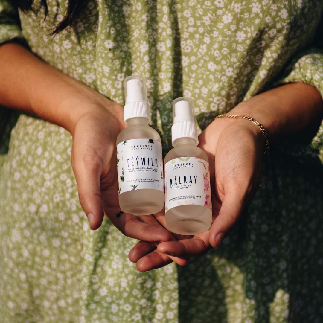 StepUpForLocal's tweet photo. June 21 is a day to uplift and amplify the diverse First Nations, Inuit, and Métis cultures coast to coast. Head over to our Instagram or Facebook  to see all the amazing Indigenous businesses we highlighted💛 #StepUpForLocal #NationalIndigenousPeoplesDay https://t.co/l36Te1IGd1