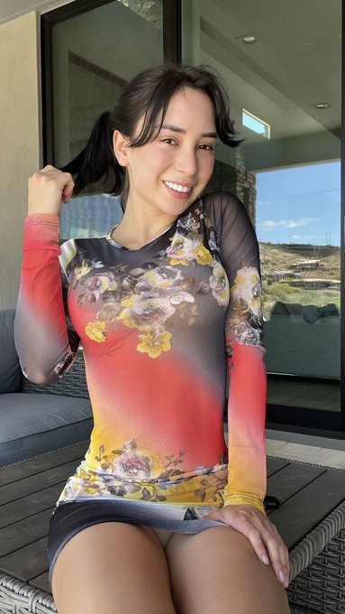 Let me make you happy ➡️😈 https://t.co/crF6RK0blv https://t.co/EXqzG77Qvp