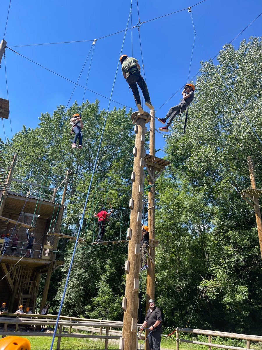 3jClass's tweet photo. Group 2 loving their activities in the sunshine today 🌞 @somerville_pri https://t.co/9Gk0ITdvcN