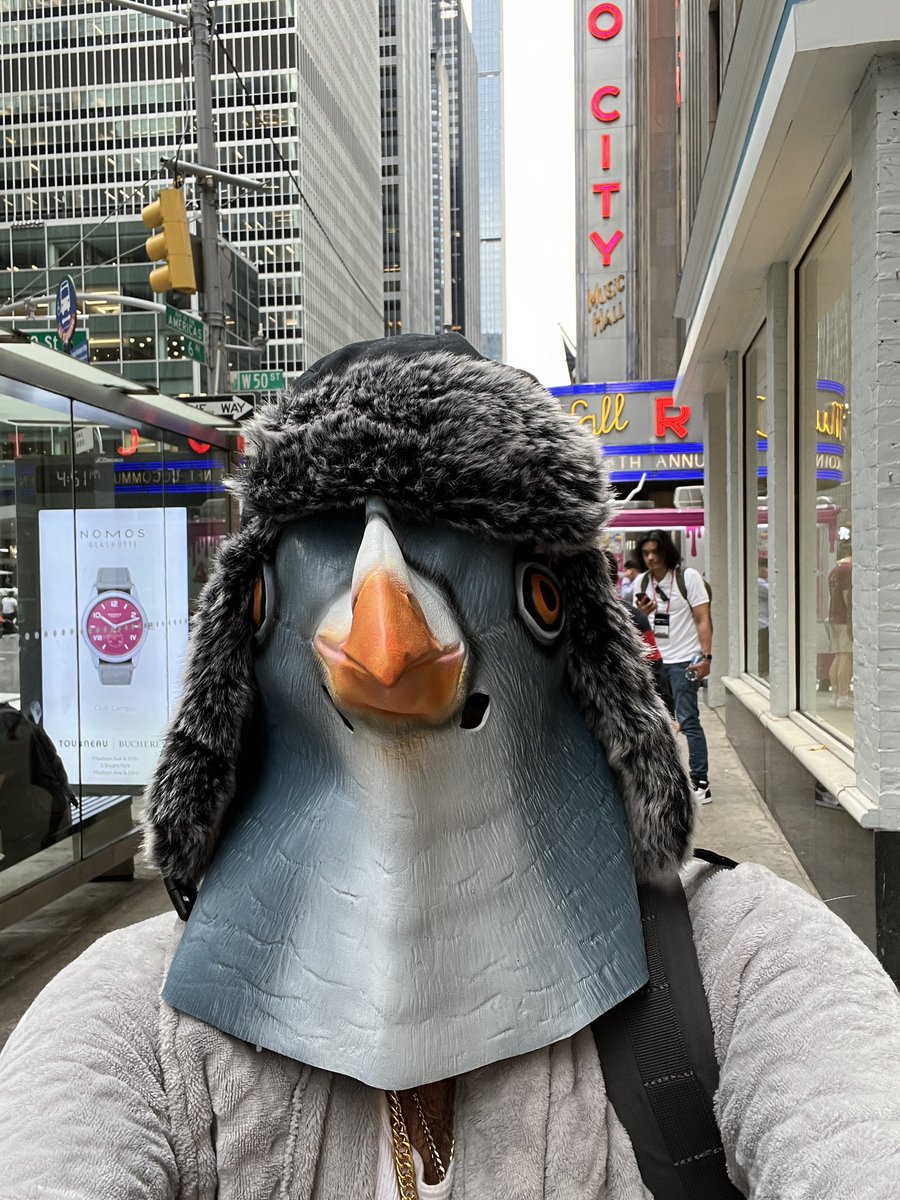 #dumpsterbirds are here at NFT-NYC #NFTNYC2022 #birdgang #NFTs