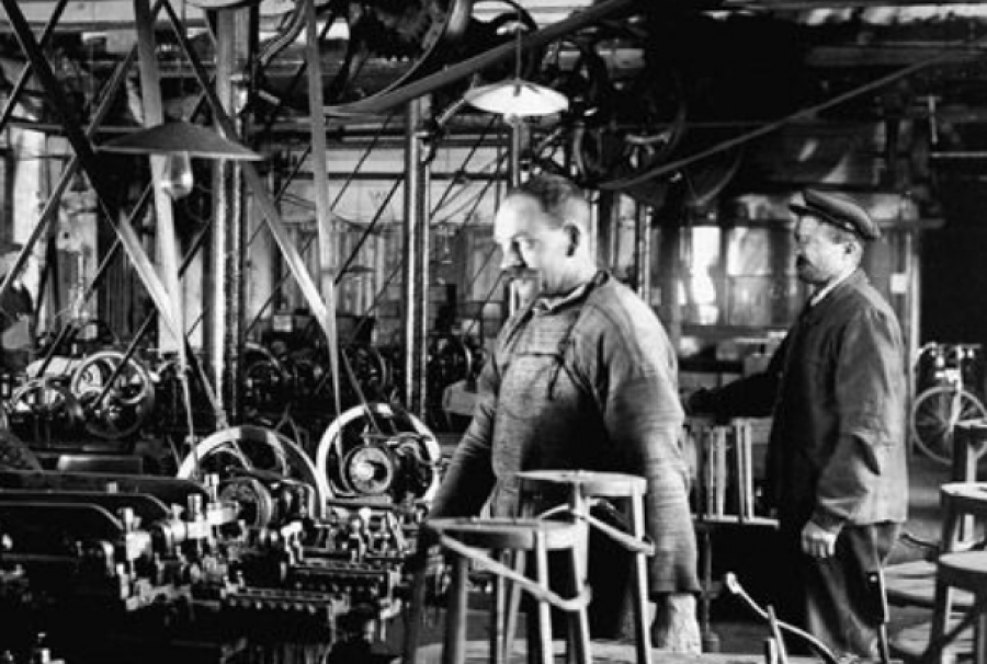 Limportant_fr's tweet photo. Fondée en 1833 : cette entreprise normande est la dernière à fabriquer des aiguilles françaises https://t.co/ERNxDNQETG @cic #partenaire https://t.co/XCwqdrZvcw