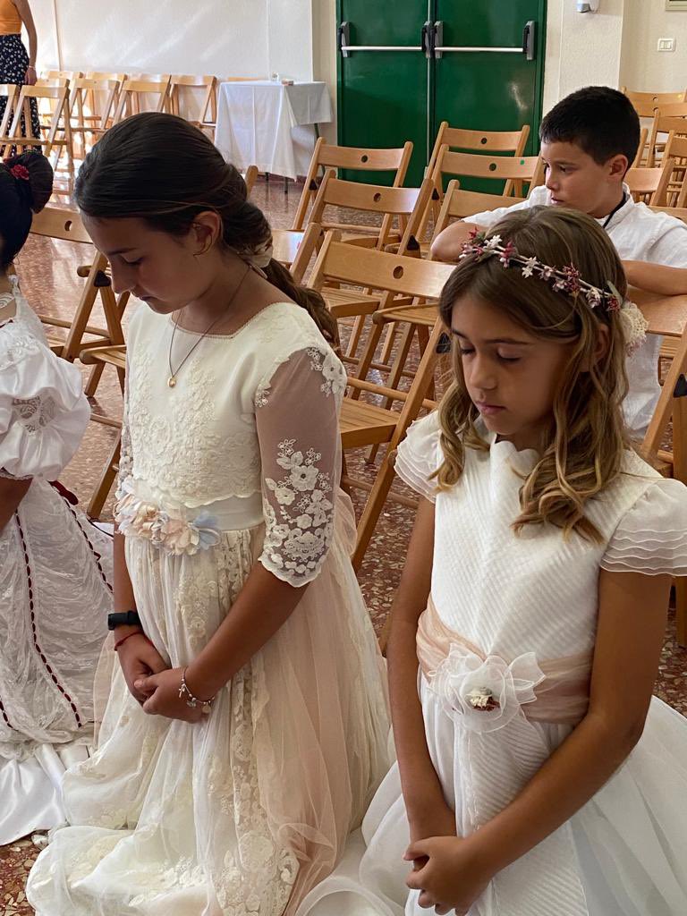 Csdomingo's tweet photo. Los alumnos de 4º Primaria celebran con gozo una #Eucaristía para agradecer que han recibido el sacramento de la comunión. #CreciendoEnLaFe #EducamosElCorazón #JesúsEsFiesta #Momentum #AsíEsNazaret https://t.co/r35huIHy63