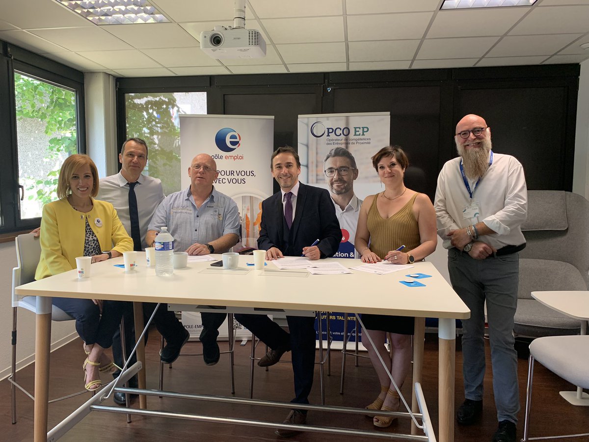 #TousMobilisés pour l’emploi en proximité avec <a href="/OPCO_EP/">Opco des Entreprises de Proximité</a> #HautRhin <a href="/PicardFranois5/">Picard François</a> <a href="/RachidaBaidane/">Rachida BAIDANE</a>
