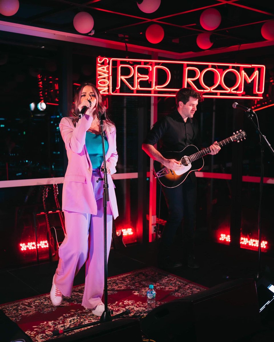 Loved stripping back some of your favourite Genes songs before Vance Joy live in Nova’s Red Room✨ Big love to Nova for having me perform at the event! #NovasRedRoom