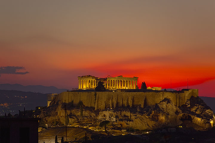 ArysPan's tweet photo. Setting sun and Greek ruins

#AncientGreece #sunsetmood https://t.co/O61KXOA9B7