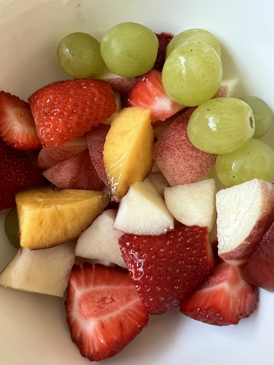initink's tweet photo. Humble but at least this is my own fruit bowl https://t.co/QCuSBjYaVa