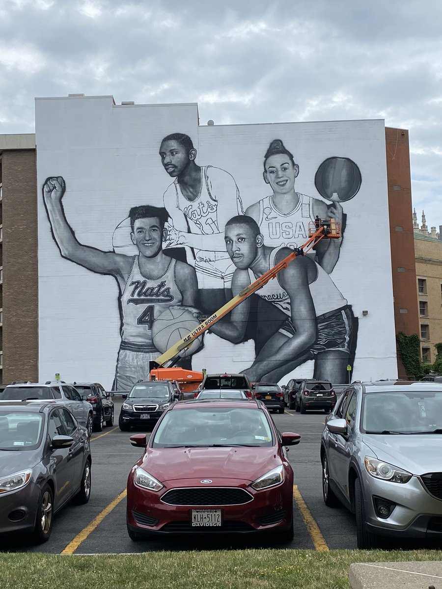 Got to see the work in progress basketball mural featuring @breannastewart here in Syracuse today. Seeing her immortalized with a guy like dolph schayes is just awesome. Congratulations stewie!! https://t.co/f7unISxk2l